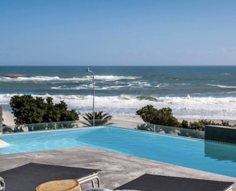 Pod Camps Bay