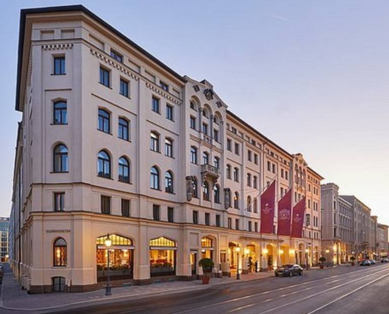 Hotel Vier Jahreszeiten Kempinski