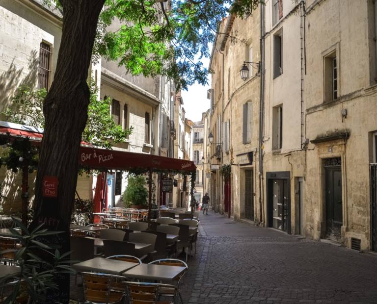 Quais bairros de Montpellier são os mais recomendados numa viagem?